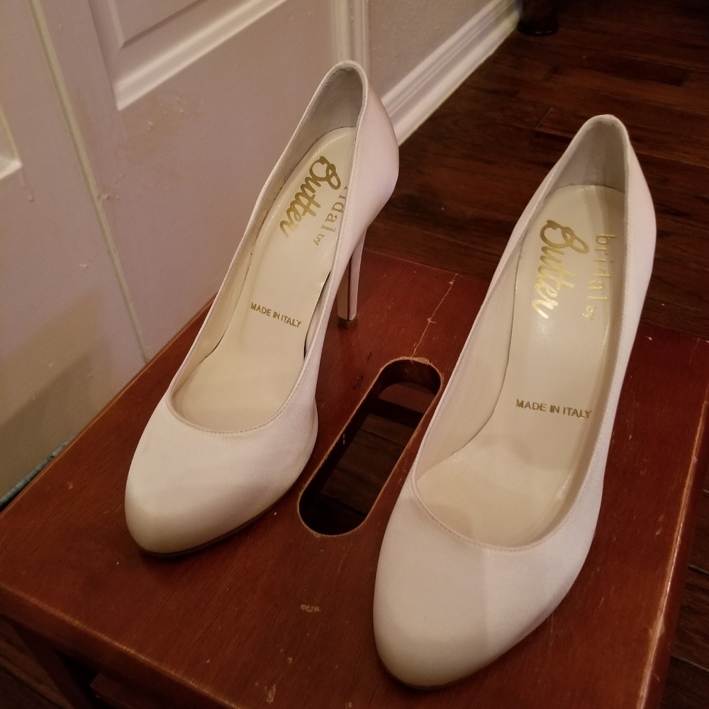 BUTTER BRIDAL SHOES SIZE 6
